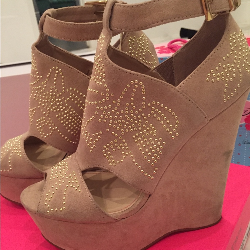Betsey Johnson Laney Blush Suede Platform Wedge